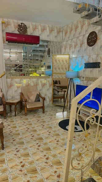 السلام عليكم بيت 100متر مربع 10في10 زراعي سند ٢٥اقرار محكمه المكان شهداء السيديه بضهر كليه السلام الخدمات ماء مجاري كهرباء الشوارع تبليط المنطقه سكنيه للتواصل 
***********
