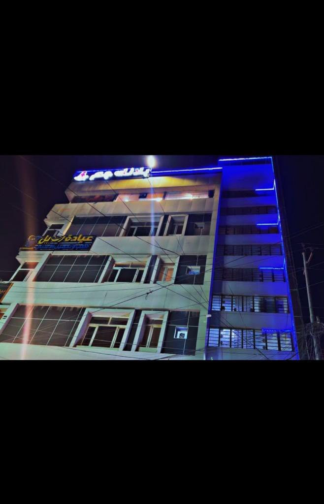 السلام عليكم
📮اعلان 

♻️للأيجار للأيجار 

♻️بنايه تجاريه 

✅تحتوي على قاعه ( طابق )

📌البنايه مجهزه مصعد كهرباء + درج

📈مساحه 200 متر 

 🗃️التفاصيل قاعه مفتوحه+ مطبخ + خدمات + حمام

 
📊 البنايه مناسبه للشركات او للمنظمات او عيادات … 
او مركز تجميل … او جم نسائي 

  

📍بلديات شارع المصرف 
‏￼
للاستفسار ☎️  *********** واتساب
