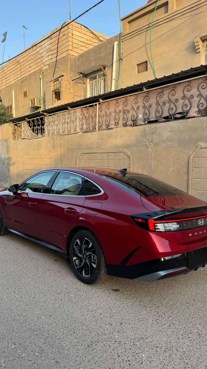 سوناتا 2025 داخل تقرير غرق شغالة شرط كير مكينه كهربائيات بلادي كفاله عامه معوقين بصرة 

المواصفات :

الموديل : 2025
المحرك : 2.5L (اربعة سلندر)

لايتات زينون اصل مع حاجب LED مع اشارة LED

رادار امامي مانع تصادم
رادار جانبي (نقاط عمياء) بالمرايا الجانبية
تحديد مسار وقيادة ذاتية 
گير شفتر بالستيرن للتحكم بالگير العادي
كامرة خلفية دوارة اصل مع الستيرن
شاشة الدشبول حجم كبير للتحكم بأيعازات السيارة
تحكم فول كهرباء لكرسي السائق

تشغيل عن بعد
كير 8نمر + كير تعليك +شفتات ستيرن 
5 وظعيات قيادة 
كيلو متر ديجتال 
تحديد مسار الطريق 
تدفئه كشنات 
بصمه تشغيل +بصمه ابواب 
سايد بريك دگمة
تحكم ستيرن جهتين بلوتوث وحاكية وكروس سرعة وتحكم صوت 
نظام ABS مانع انزلاق
السيارة جديدة وبوضع الشركة.

***********
السعر:198 وبيها مجال البصرة, العراق
