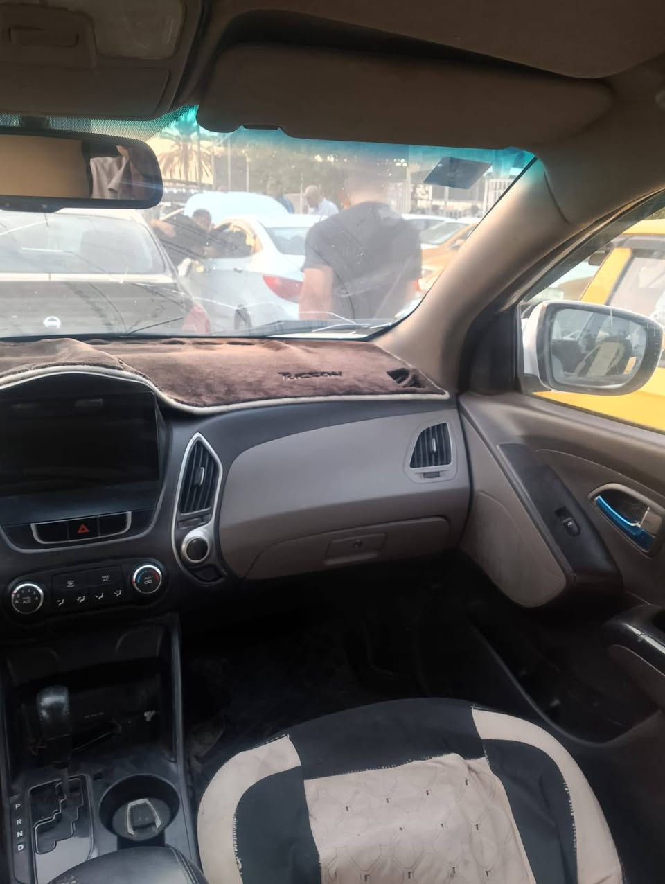 السلام عليكم توسان للبيع موديل 2012 رقم بغداد انكليزي متجايه كير محرك خير من الله تحويل مباشر السعر 110 وبيه مجال مكان حله رقم موبايل ***********عنوان
