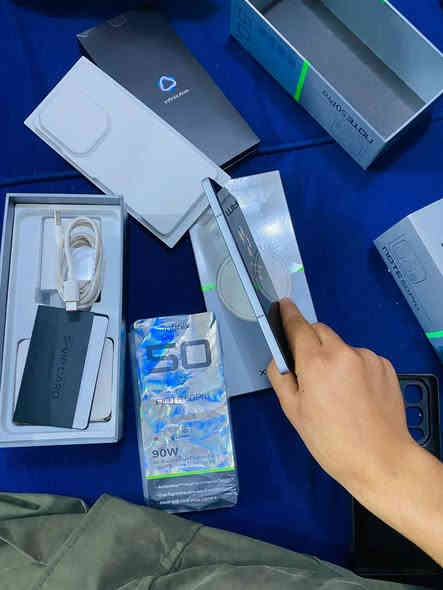 سلام عليكم جهاز انفنكس للبيع  نوت 50 برو جهاز يدعم شحن 🔋⚡لاسلكي جهاز نضيف معنه الكلمه ذاكرة 256 شاحن 90 واط ✅ مكفول كفاله سعره 375 وبي مجال للشراي مكاني بغداد حي العامل   ***********
