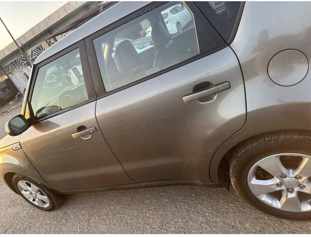 كيا صول موديل 19 رقم بغداد دولي 
حادث جاملغ وبنيد  فقط 
بدون ايرباك. ماشيه 73
سياره كامله مابيها اي نقص تخم تاير صدر تبريد كل نقص مابيها
*********** //واسط الكوت
