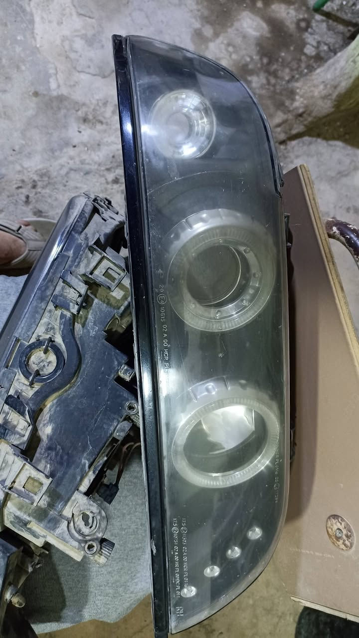 السلام عليكم لايتات صقر ام الاسوار تجاريات نظيفات لاكسر ولا يعبرن مي سعرهن 75الف
التواصل ***********
