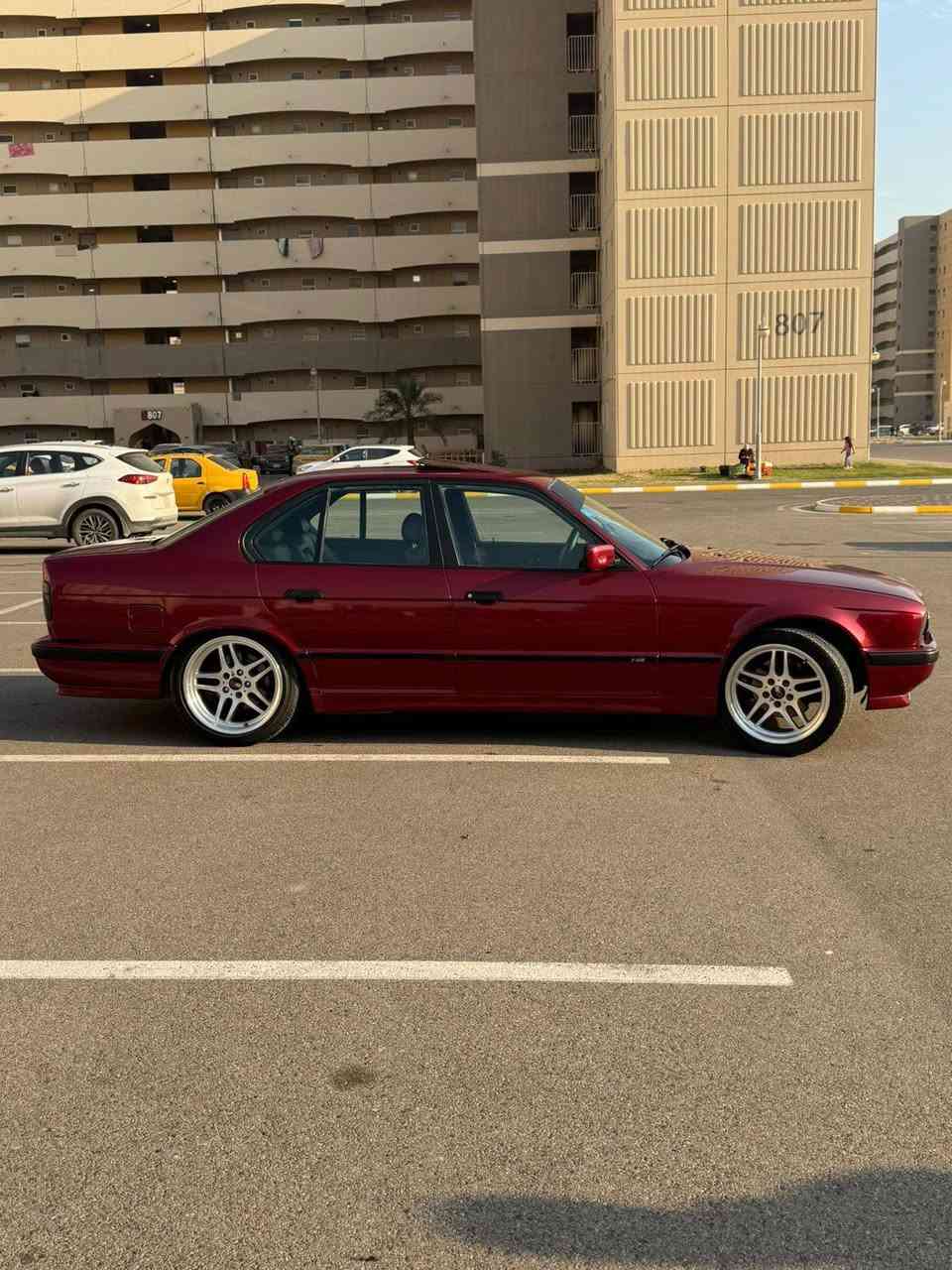 بي ام 525 مسكر موديل 92  رقم بغداد باسمي رقم انگليزي بجم عريض كشنات كهرباء دبل ايرباك داخل صاج اسود تنته سوده ديل جكمجه سلايت شغال مري منفصل مكينه كير جديد صدر امامي جديدد
دعاميات m 
ويل m 
دوس m 
بگلايت دخاني 
تبريد شغال 
بيع فقط 
مكان السياره بغداد جسر ديالى الجديد
***********
