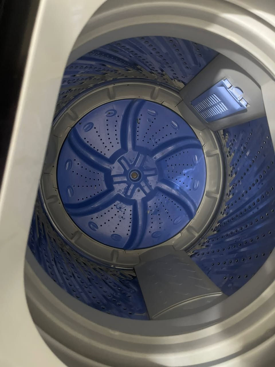 غساله لبيع السعر 180.   ***********
