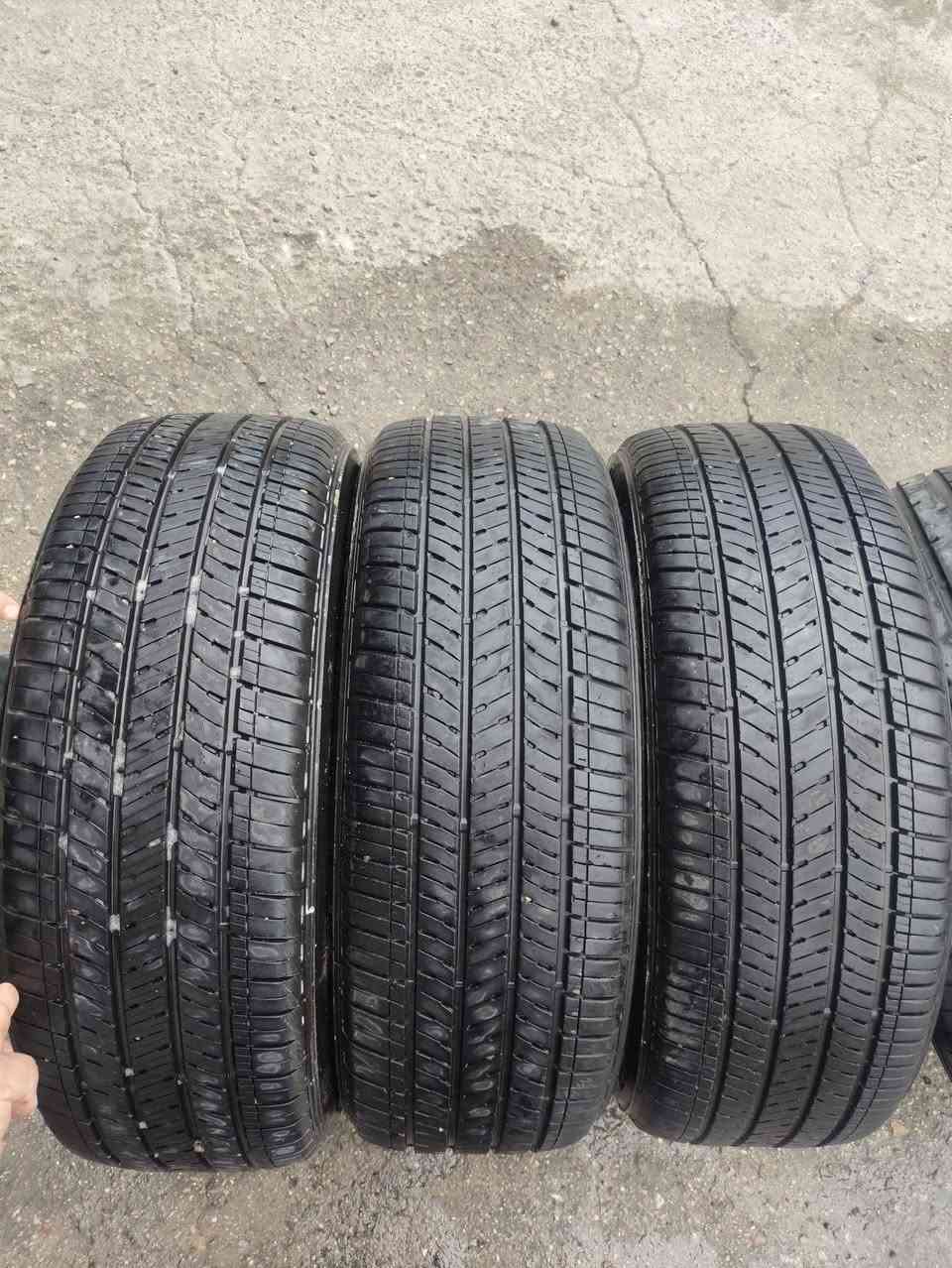 سلام عليكم تخم تاير بريجستن الياباني 
نضيف نص عمرهن كما موضح في الصوره 
السعر ١٥٠ الف وبيهن مجال بسيط 
للستفسار ***********
او مراسلت الصفحه
