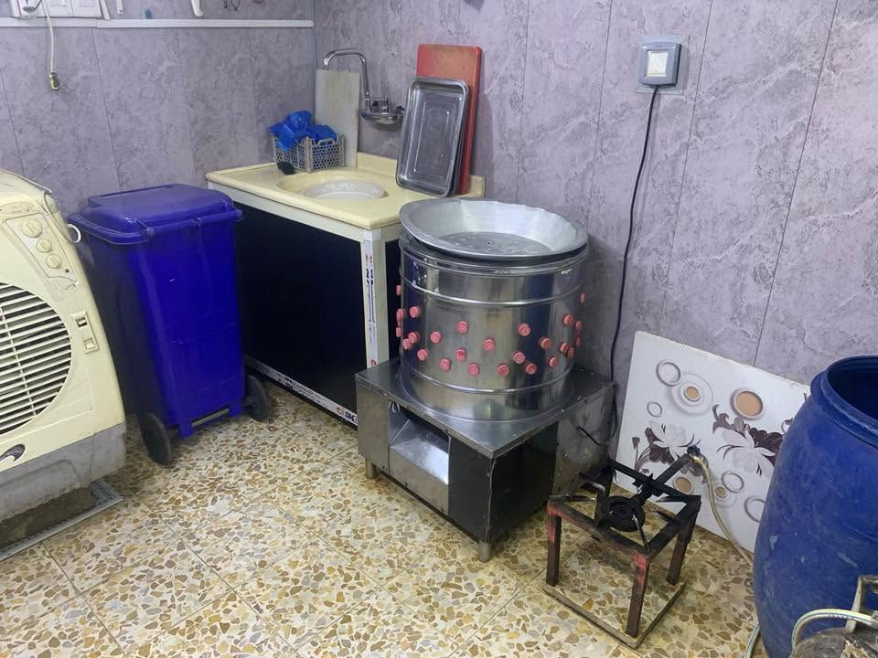 محل مال دجاج للبيع او للايجار متكامل من كل النواحي بس تنزل دجاج وتفتح خير من الله مرزوق السبب عدم التفرغ 
الموقع نعيريه قرب جامع الامام علي ( عليه السلام ) 
***********
