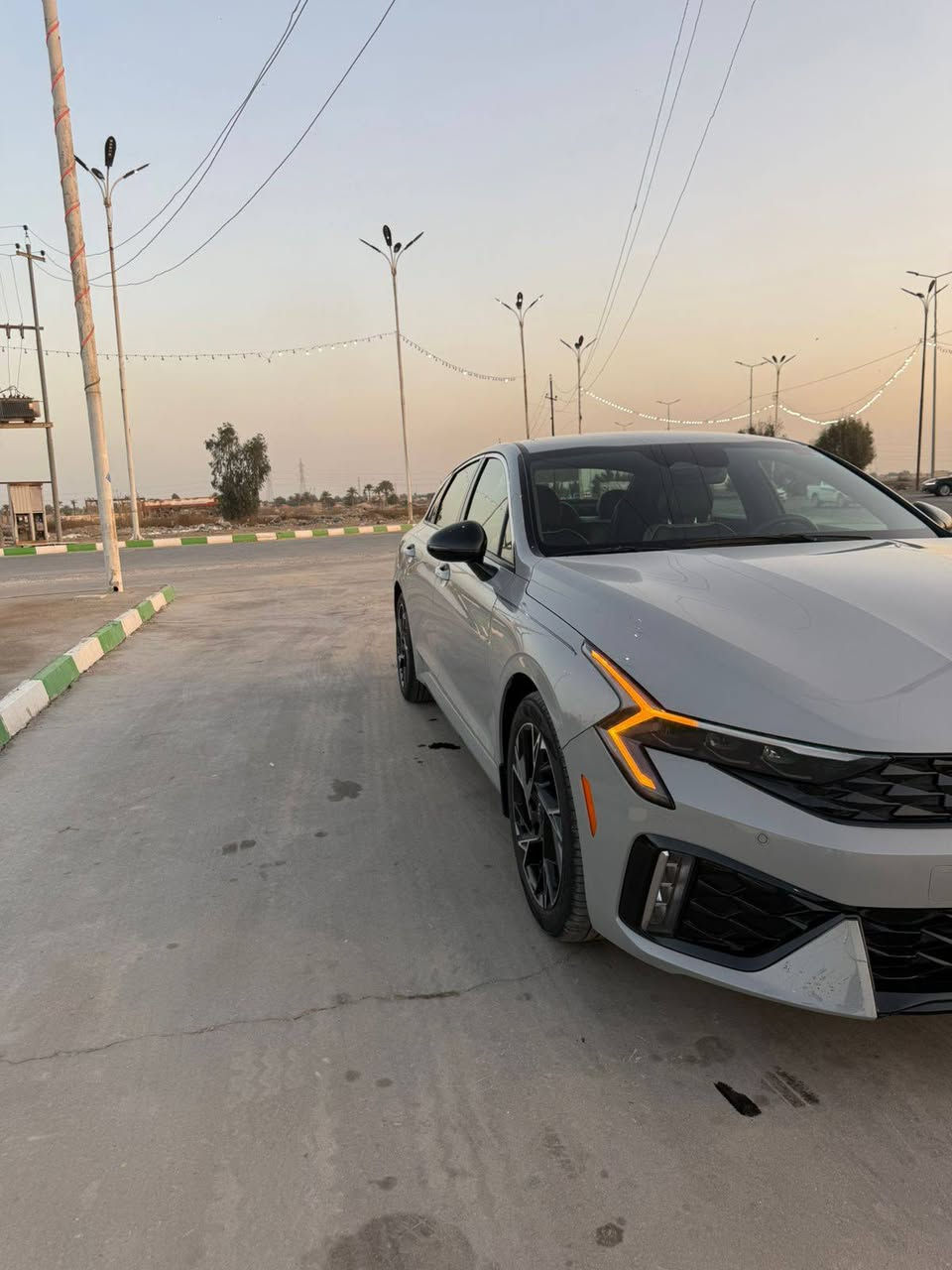 Kia K5 -Gt Line
كي فايف جيتي لاين 2025 بغداد بسمي                                      ماشيه 19Km
تشغيل عن بعد
محرك 2500 تنفس طبيعي 
رادارات امامية وخلفية وجانبية
دخول ذكي
كروس مثبت سرعة 
شاشة كبيرة 
شحن لاسلكي 
هند بريك كهربائي 
بصمة
اشاير بلمري 
كامرة دواره
4 انضمة قيادة 
اوتو هولد 
ترحيب بل اليدات
كشنات كهرباء
وارد أمريكي حادثه موضح خفيف بدون ايرباك بيه طخه باب السايق وبيها تعديل وكلير فقط.                                                         السعر 215 بيه مجال شي بسيط                                                             *********** السياره بغداد.
