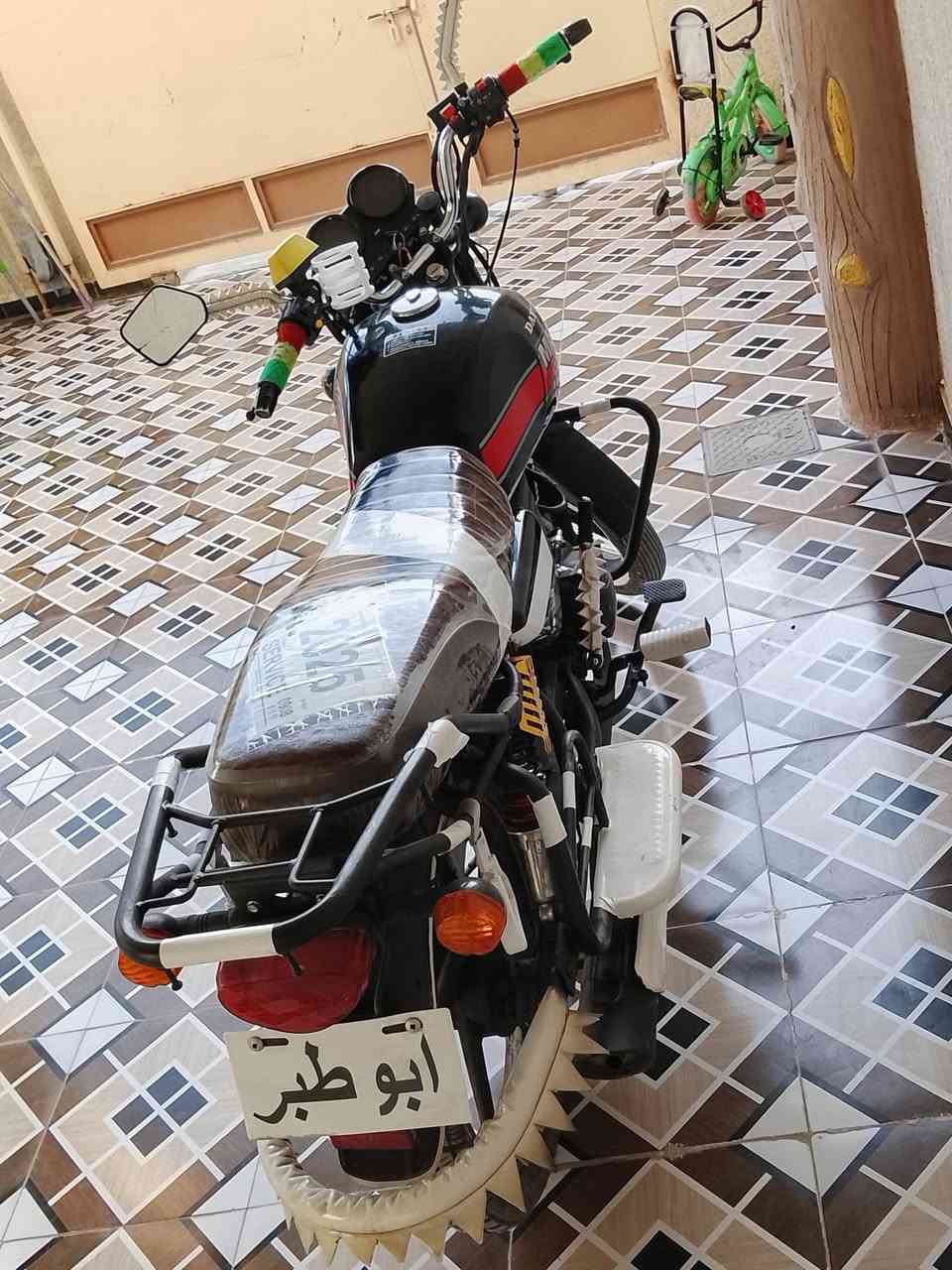 سلام عليكم شباب  دراجه البيع موديل ٢٥ دراجه خير من الله اي نقص بابيهه سعر مليون و ٢٧٥ وبيهه مجال بكاني شهربان مقداديه تقاطع برشته رقم وتساب وخاص مفتوح ***********
