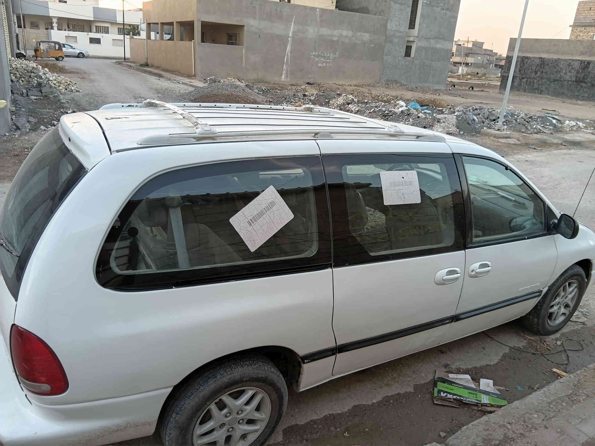 دوج كرفان
موديل 1998
السعر 40 اوبي مجال 
رقم ***********
