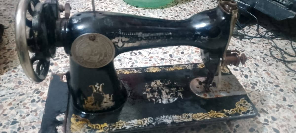 مكينه ام الفراشه من القديمات عطلانه بدون ماطور بس راس السعر 15قفل مجيمه ما تفتر


**إذا كنت صاحب هذا الإعلان وتريد حذفه لأي سبب، رجاءا أرسل رسالة إلى الدعم الفني**