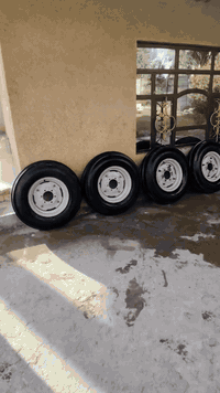 السلام عليكم تايرات فوركسن يراني تركي نكليزيه للبيع العنوان بغداد اليوسفيه *********** ***********
