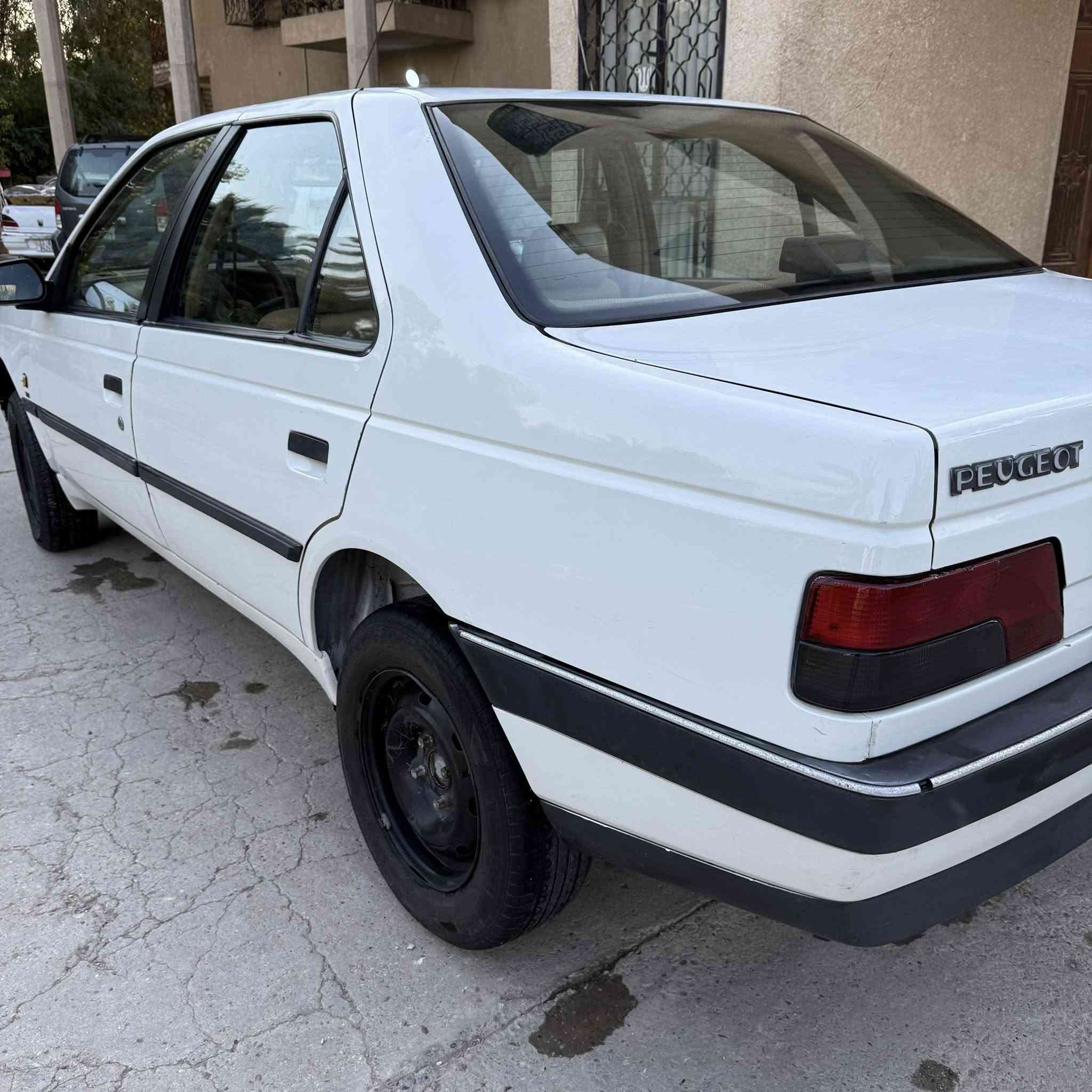 سلام عليكم 
بيجو GLX موديل 2010 رقم بغداد باسمي

موديل 2010 ماشية 116 الف سنوية لل28

 بنيد مبدل طاير ع القمارة 
باقي السيارة كلة بلادي 
صدر كلة جديد خلفي امامي
السيارة على ايد وحدة من استلام الشركة لليوم 
السعر 48 ورقة مكان بغداد زعفرانية ‭0770 242 4543‬
