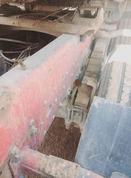 السلام عليكم مان للبيع ماكينه غلق عادي مجموعه وربع من الاسد تنباع راسه عربانه علىم.  ***********
