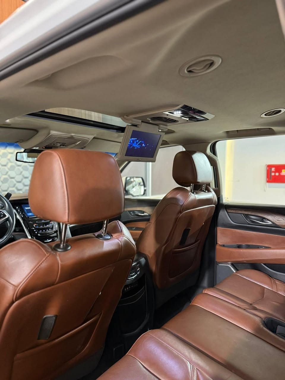 السلام عليكم
كاديلاك اسكاليد 
موديل:- ٢٠١٦ 
السعر :-33,700$
اخوان السياره جديده جدا ومابيها نقص 
وكلشي بيها بشرط 
وارد  خليجي شركة المنصور 
فول مواصفات رادار وخمس كامرات وكشنات تدفئة وتبريد وكهرباء وخزن وكشن هزاز ومراية داخلية كامرا hd وبعد هواي مواصفات ماتنذكر  
ملاحظة:-  سنوية وهزة جديدة ثاني يوم تحويل 

العنوان :- السليمانية المعارض الجديدة شركة( ازمر اوتو )
أخوكم :- أيڤان جلال 
للاستفسار :- ***********
وتس اب :- ***********
