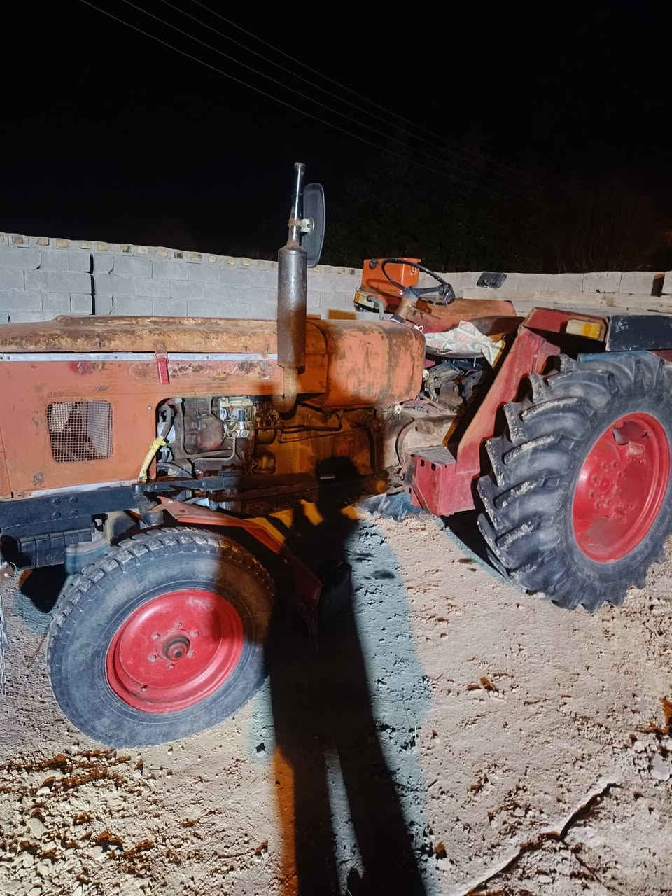 مكينه عنتر  1984 سنويه والرقام ميسان  جاهره نقص مابيها بور ستيرن كهربايات فدان خرماشه عربانه نسف ومسسه كهرباء  نكره سلف   مكينه  جاهره كير محرك نعمه  العنوان ميسان نواظم البتيره ***********
