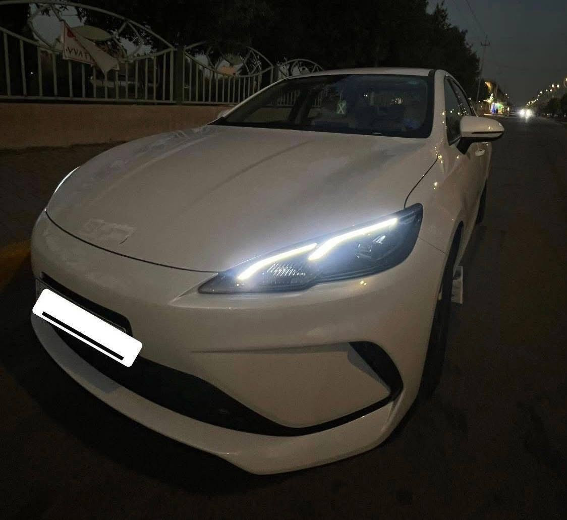 Byd سيل 5 السيارة زيروووووو ماشية 225 استلام الوحات قبل اربع ايام واني ناشر السنوية شوفة بيع او امراوس مع كن L وانطي فرق سعر السيارة 20500 وبيه مجال بسيط العنوان البياع هاتف ***********
