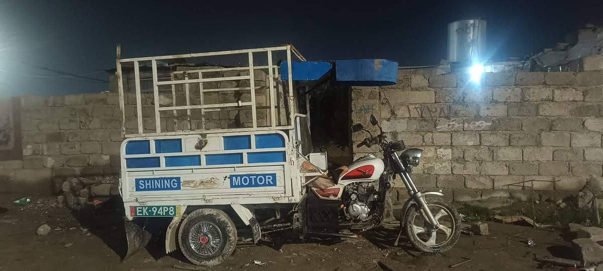 السلام عليكم شباب ستوته للبيع موديل 19 محرك 24 شاصي مضروب باج السعر مليون و100 بيهاجج***********
