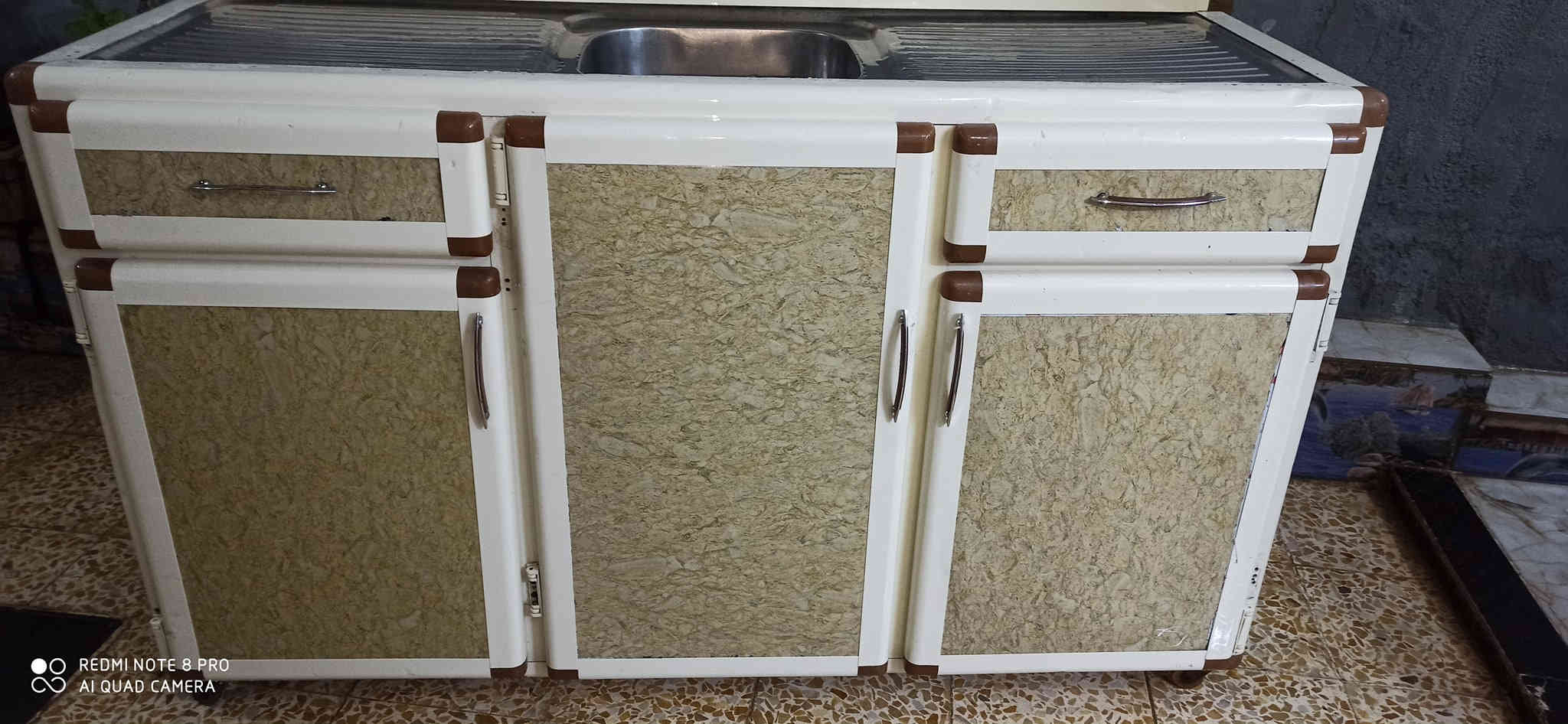 للبيع سنك شغل ثقيل نظافه 90% متر ونص سعر 95 بي مجال مكان موصل الارشديه كورك *********** اسيا ***********
