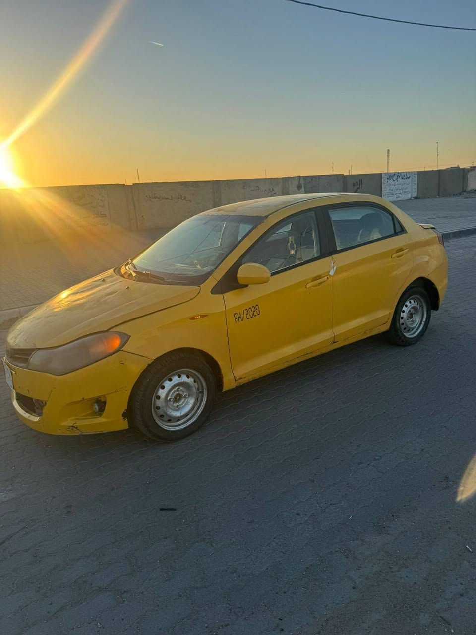 سلام عليكم سياره البيع شيري فلاوي مكينه وكير خير من الله بس باور ثكيل والباقي كله حلو مديل 2013 سنويه منتهيه. راعيه موجود عنوان بصره قبله سعر)25(  وبيه مجال ***********
