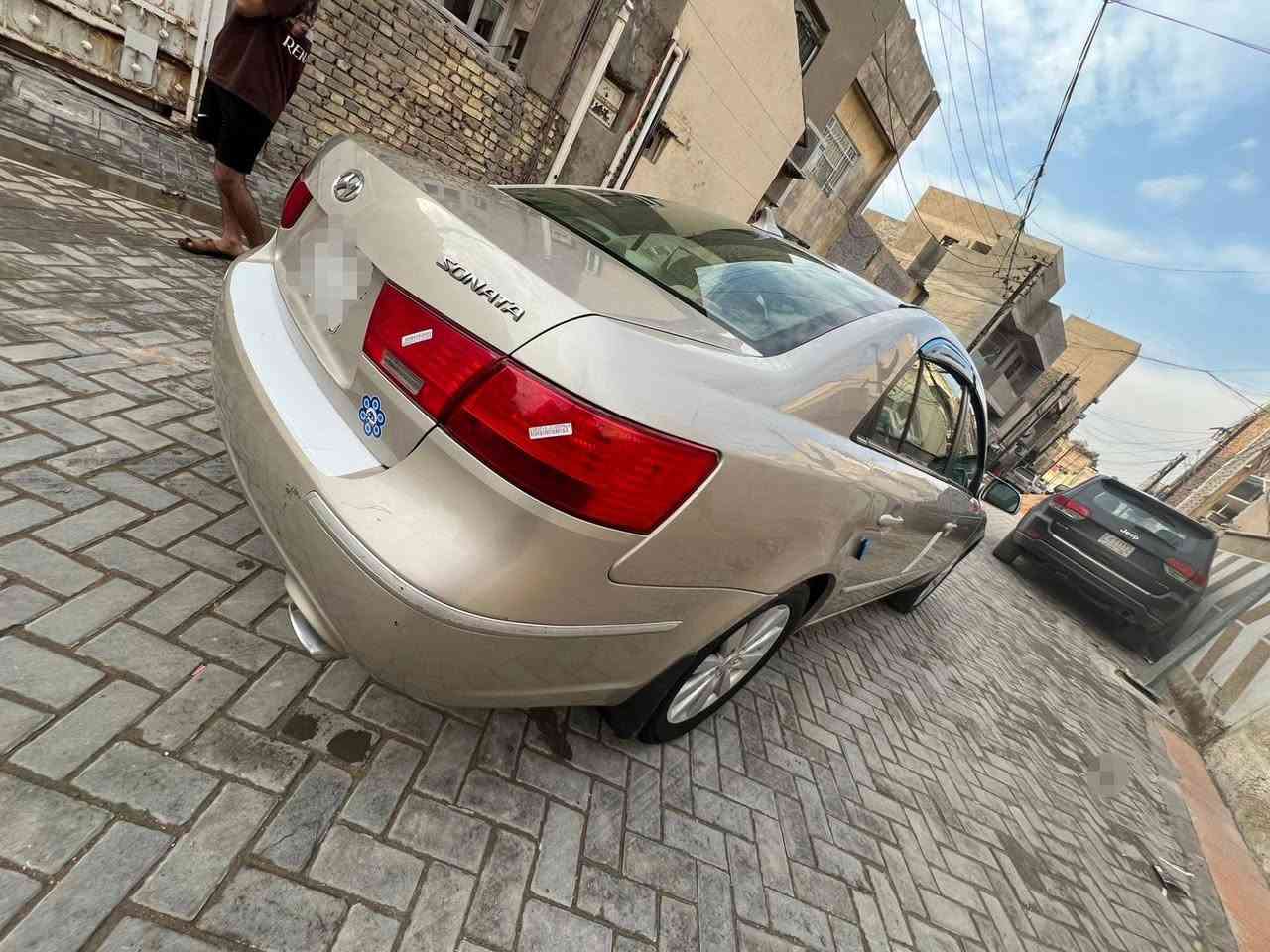 السلام عليكم سوناتا موديل 2009 رقم بغداد محرك سته سلندر فول مواصفات واحد على واحد كفاله عامه بدون حادث كلين تايتل محرك كير جدد تبريد ثلج تخم تاير جديد صدر ادامه جديده سياره جديده وجاهزه من كلشي وبل عافيه عل ياخذه شراي يتصل على رقم ***********
