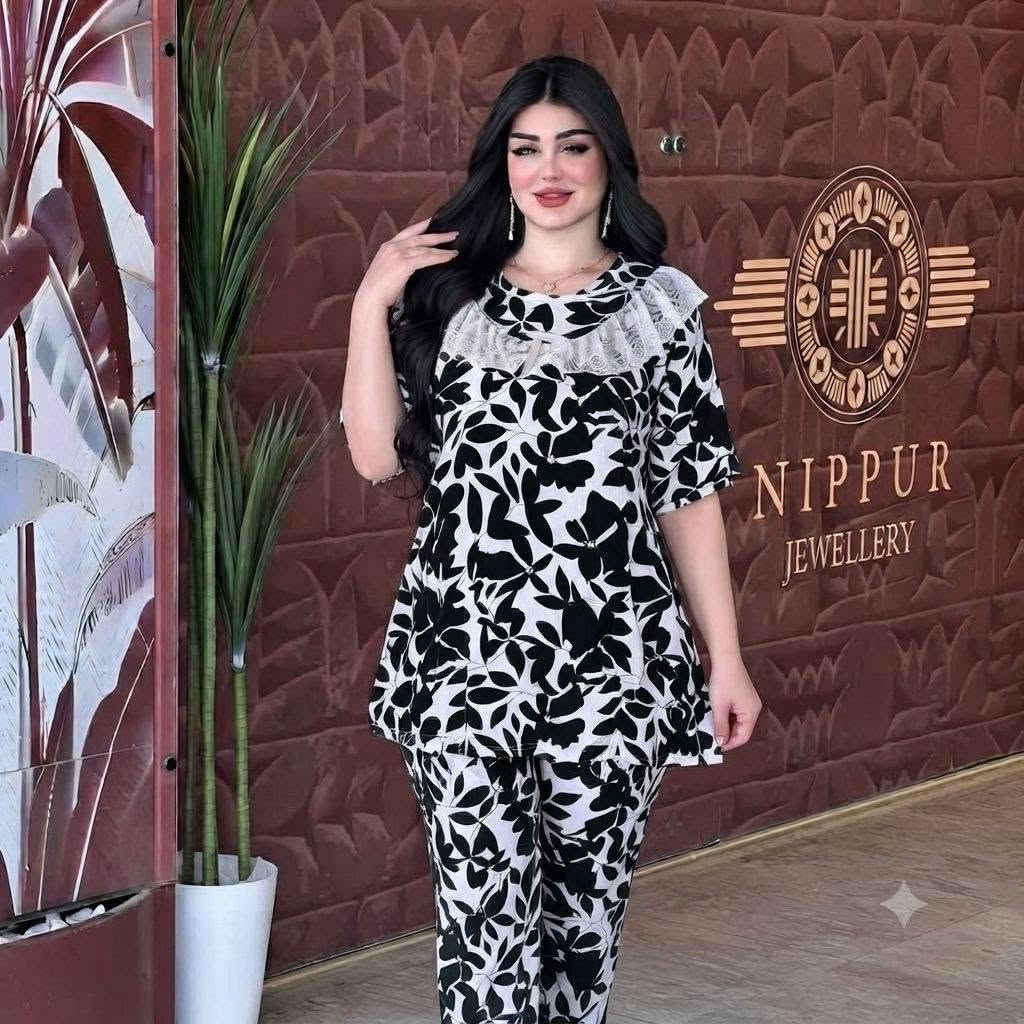 #تخفيضات 

تراك نسائي كشمير شرعي طويل 😍

الخامه كشمير ايطالي مكفول  💯

القياسات من 2XL الى 5XL

الدرزن 3 اللوان 4 قياسات استندر 

سعر الدرزن 12 قطعه 60 الف 

سعر القطعه مفرد 9آلاف فقط

يوجد توصيل جميع المحافظات

للحجز ‏‪***********‬‏
