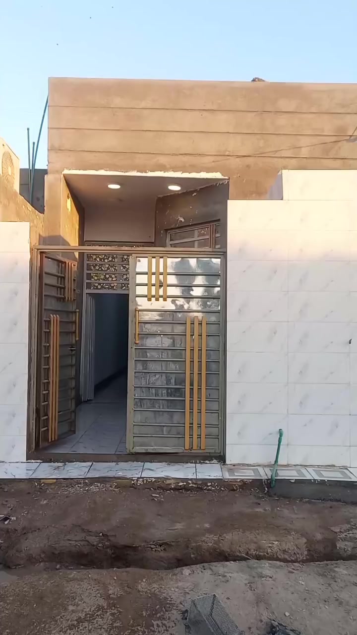 السلام عليكم ورحمة الله وبركاته
بيت للبيع بكاع ال راجي مساحته 110 متر.
سعر البيت 40 وبيه مجال قليل
للاتصال  والاستفسار على أرقام
***********
***********
