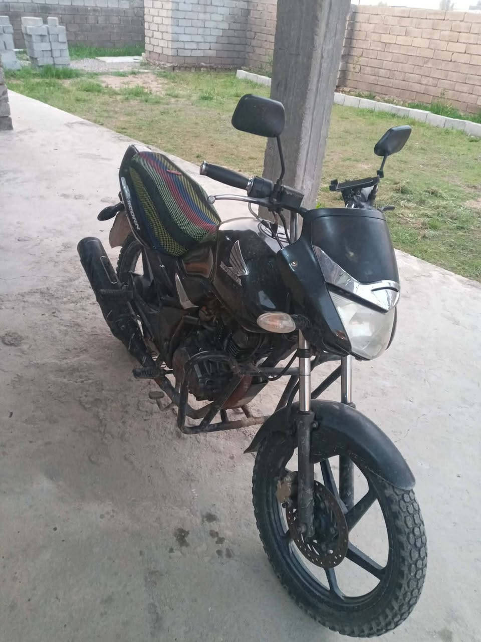 السلام عليكم 
موطور للبيع شرط من كلشي 
السعر ٤٠٠ قفل 
***********
