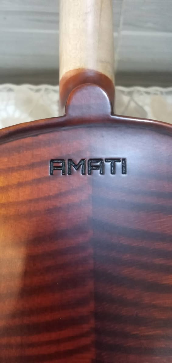 لعشاق الة الكمان الساحرة للتواصل في بغداد ***********
