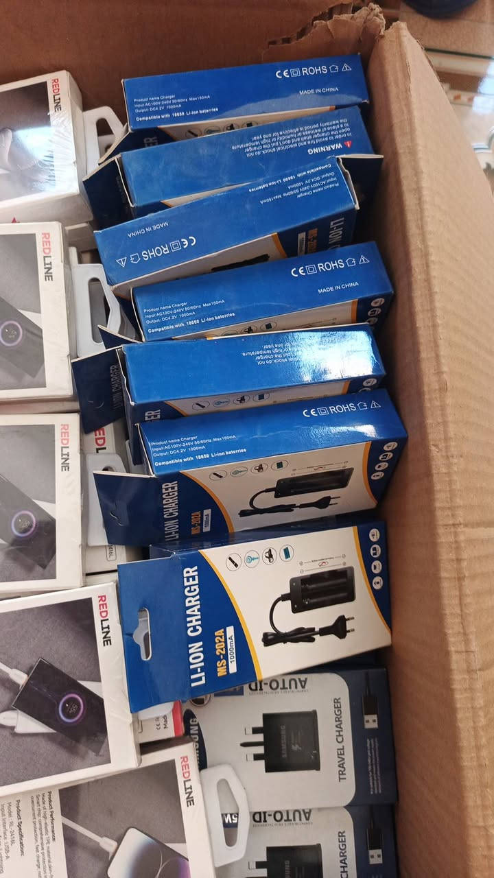 كارتون بي ٥٦ شاحن بين ايفون وسامسونج وتايب سي
كيبل عدد ١٣ ايفون سامسونك كلكسي 
شواحن بطاريات ليثيوم اصبع عدد ٧ 
النوعيات كدامكم خلي سعر عجبني ابيع


**إذا كنت صاحب هذا الإعلان وتريد حذفه لأي سبب، رجاءا أرسل رسالة إلى الدعم الفني**