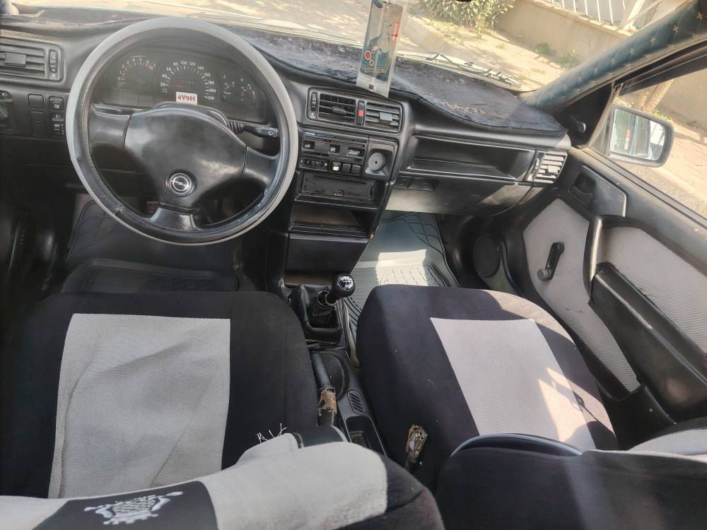 سياره اوبل فكترا موديل 92حجم18سياره نظيفه جدا كولشي مابي شرط بدون ضربه سنويه جديد لل 2029بي دفتر بنزين كهربائية كلها شغال تخم صدر جديد سعر 40 وبي مجال بسيط عنوان كركوك رقم هاتف *********** كركوك, العراق
