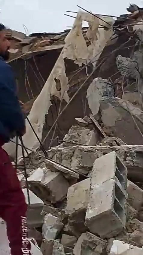 السلام عليكم يوجد لدينا كادر تفليش البيوت و قص الرباطات و قلع الراضي وتگشير الجذران كافه انواع التفليش با انسب السعار بغداد فقط ***********
