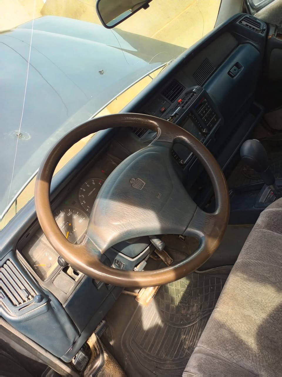 سلام عليكم للبيع كراون أرنب 1994 نضيفه كلشي ما يعوزها محرك بطه 2500 /تبريد وتدفئة شغالات السياره يمين محور يسار 
السعر 70 وبيها مجال غير متواجد عل فيس اتصل فقط (بيع نقد)

***********/***********
