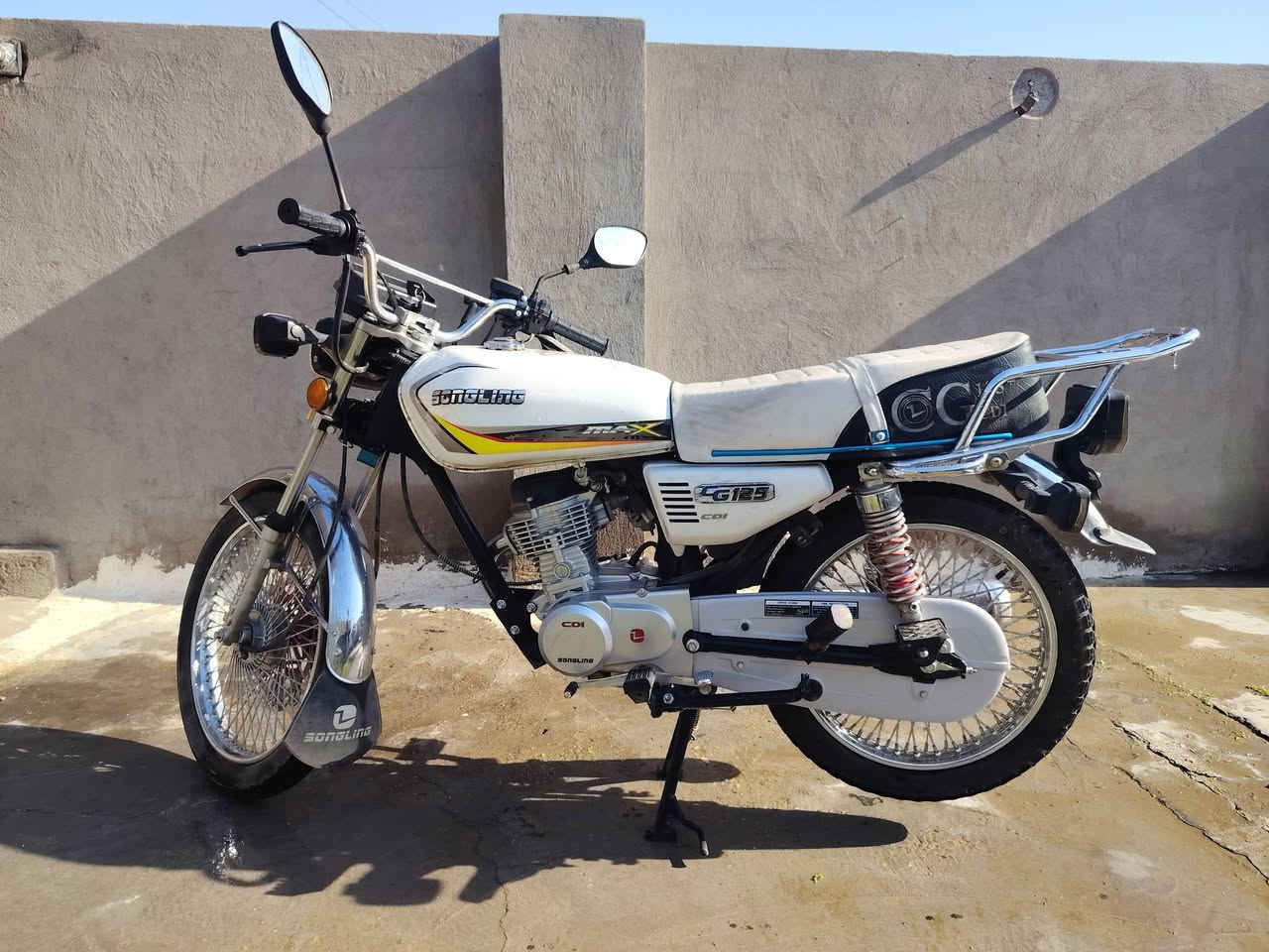 دراجه سونكلينك اربعه كير نضيفه كلشي شغال بيها نازله رمبه جديده السعر: 850 وبيها مجال قليل... ***********
