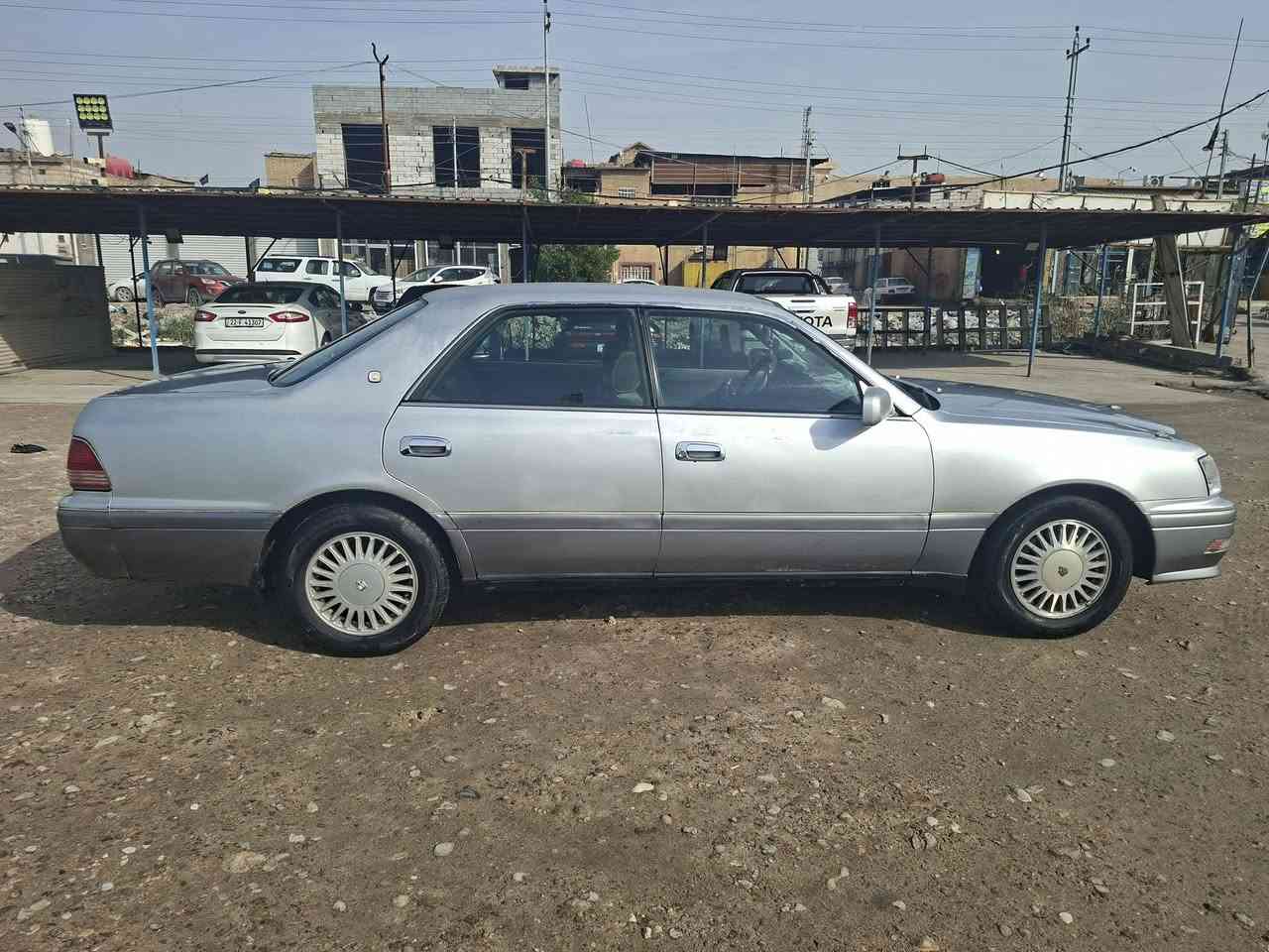 السلام عليكم /راس الثور افلات م 1997 (نقل جثه) مكفوله من الكص بيها طخات بصيطه مكينه بيها تبخير من الكزوز كير حلو حداديه وصط كهربائيات شغاله رقم بصره السعر 55 قابله للمراوس حسب القناعه المكان بصره مركز ***********
