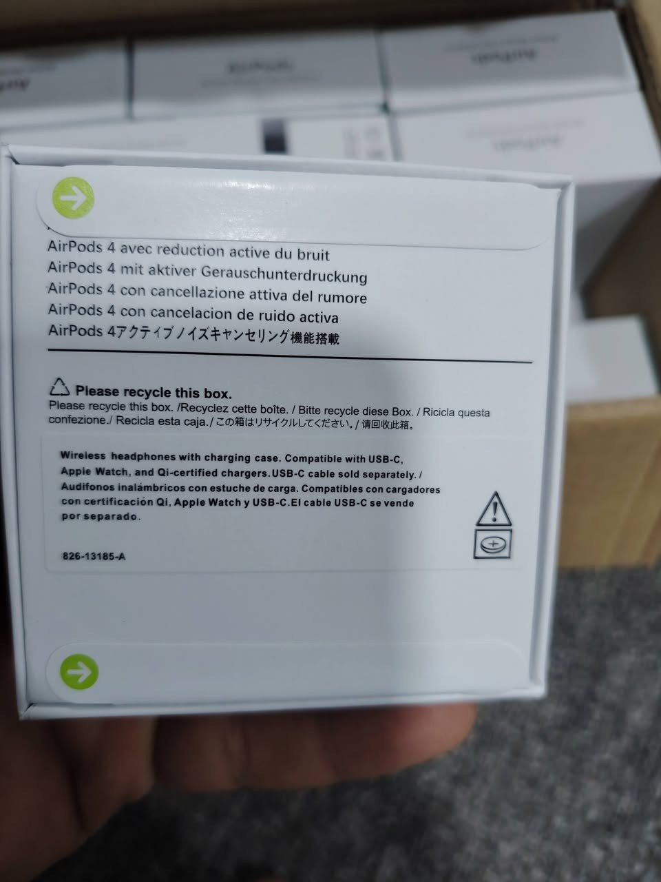 صوتٌ متفوق وتصميمٌ متجدد.
مع سمعة سابقة في تقديم الصوت الرائع، تأتي سماعة AirPods 4 لتكون المعيار الجديد في عالم الصوت والراحة. تصميمها الجديد يتناسب تمامًا مع شكل أذنك، مما يضمن لك تجربة مريحة طوال اليوم وثباتًا ممتازًا في كل حركة.
متوفر ١٤ قطعه


**إذا كنت صاحب هذا الإعلان وتريد حذفه لأي سبب، رجاءا أرسل رسالة إلى الدعم الفني**