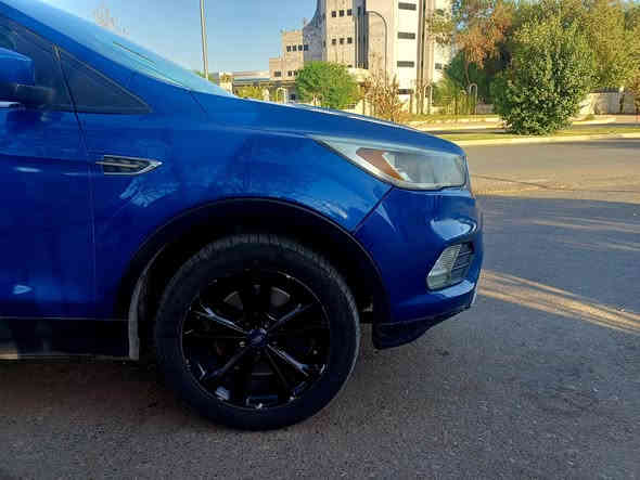 ⚜️Ford Escape⚜️
🔥ارخص السعر 🔥

مۆدیل : 2017 👉

بۆیاغ : تەنها چاملغی لای سایەق ، بێ ناوگرتن  ، حادیسەی زۆر سوکە 👌

ئێڕباگ : سوکان 😵

مەکینە : V.4
1.5Turbo 🔥

مواسەفات : SE AWD ❤️
                                        🏞دبل اکسل🏞

ماوەی ڕۆیشتن : 158,000Mile 👍

نرخ : 98$ 💵  سعر جدآ مناسب 🔥

ژمارەی تەلەفۆن 📱 : 
*********** Viber.whatsapp
