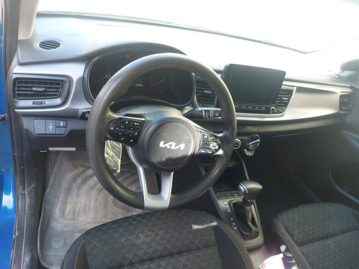 للبيع ريو موديل 23 رقم معوقين 
باقي سنه و8 اشهر تقريباً وتنفك
موضح بالصور ضربته 
وبيهه شخوط بسيطه استعمال بيت 
السعر 105$***********
