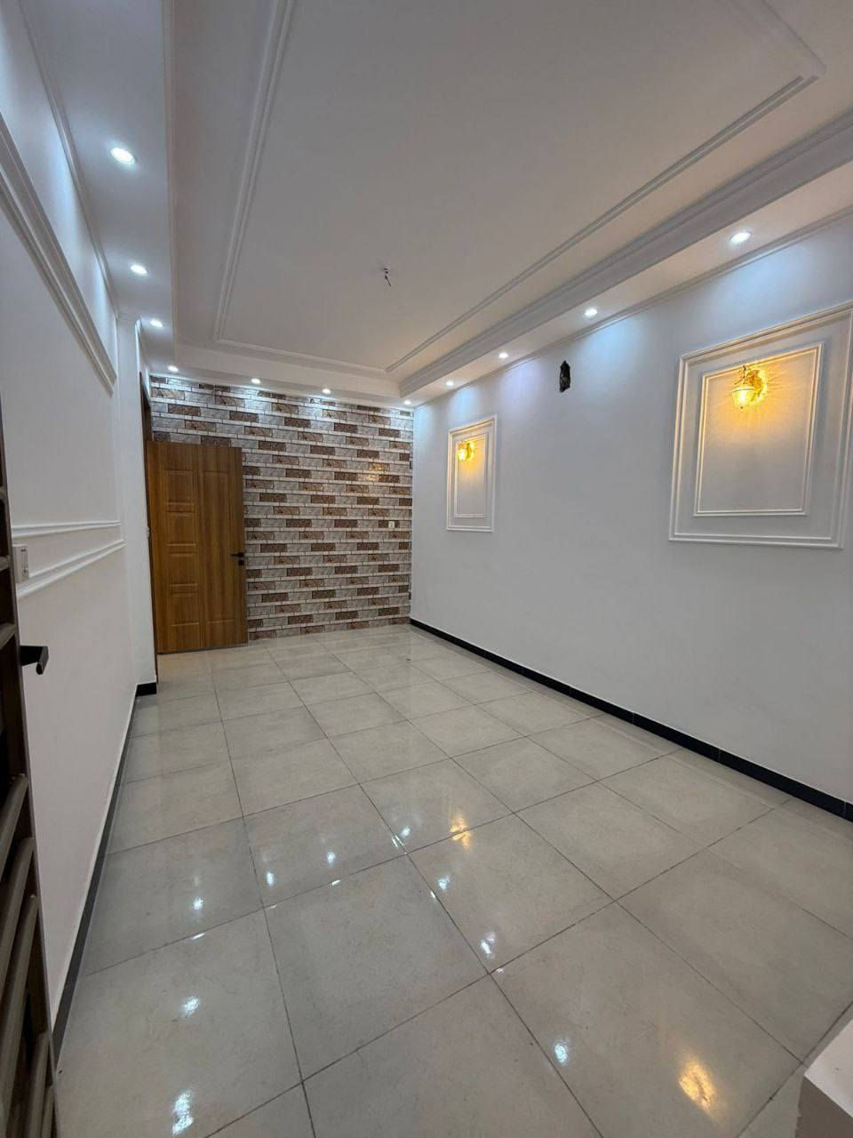 منزل للبيع ✅

المساحه 100م
الواجهه 5م 
النزال 20م 

الموقع ضباط البنوك قرب جسر البنوك 
يحتوي 3 نوم 
سنه البناء 2023 

للاستفسار 
☎️***********
☎️***********
☎️***********
