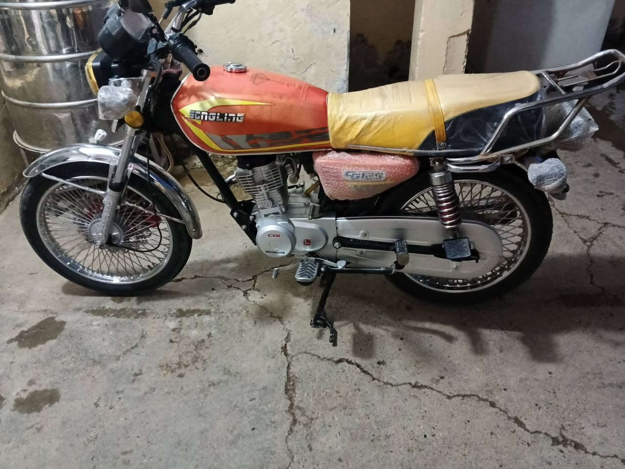 يا الله دراجه تايكر موديل 24 ورقه موجوده محرك شرط كهربايت كامله
ماشيه 2000 دراجه مكفوله من الشخط  الصور ضالمته السعر 650 وبيه مجال للشراي *********** ديالى شهربان 👍،
