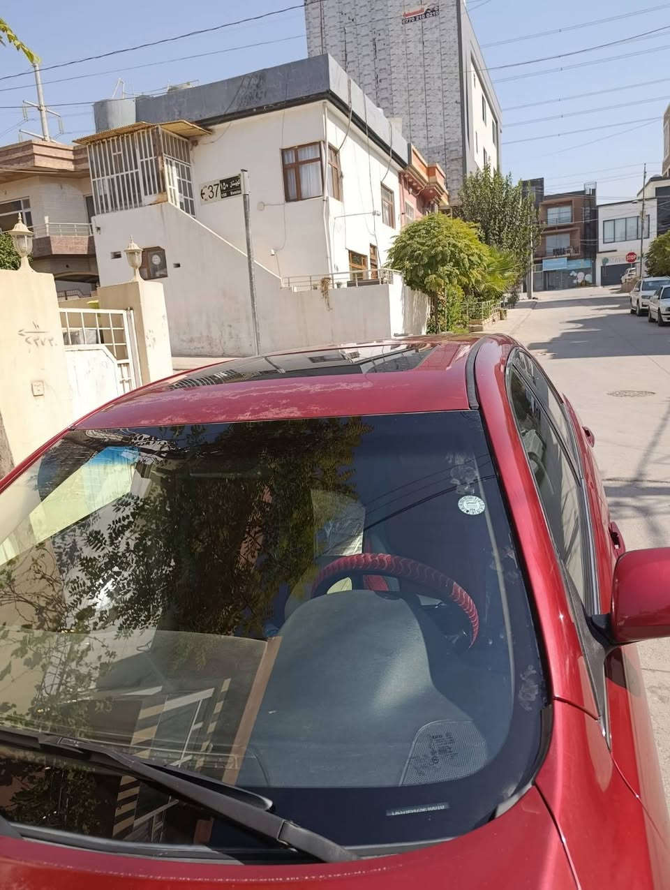 جیلی ئێمگراندی ٨
مارۆنی 
بێ بۆیاخ 
٢٠١٤ فوول
بەس کاڵ بوونەوەی هەیە 
هەموو گیانی بەشەرت 
تازا سێرفزی عامی بۆ کراوە
سەنەوی بەسەرچووە
سۆنەریم داناوە
نرخی ٦٥ گەڵاو معامەلە
١٥٠ هەزار غەرامەی تێدایە دوای معامەلە ئەگێڕێتەوە
0770 533 9475
