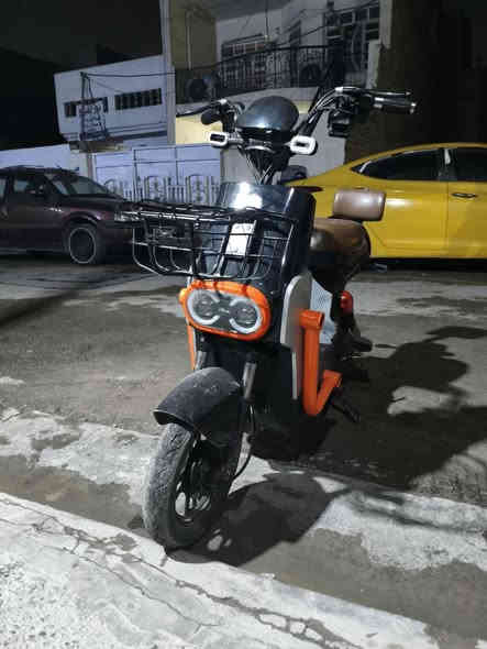 دراجه شحن ام عيون للبيع بسعر  ٣٨٠ رقم الهاتف *********** موجود بي واساب فقط وبي مازنجر مكان بغداد شهداه البياع  وبي مجاب دراجه  صار سبوعين من جايبه
