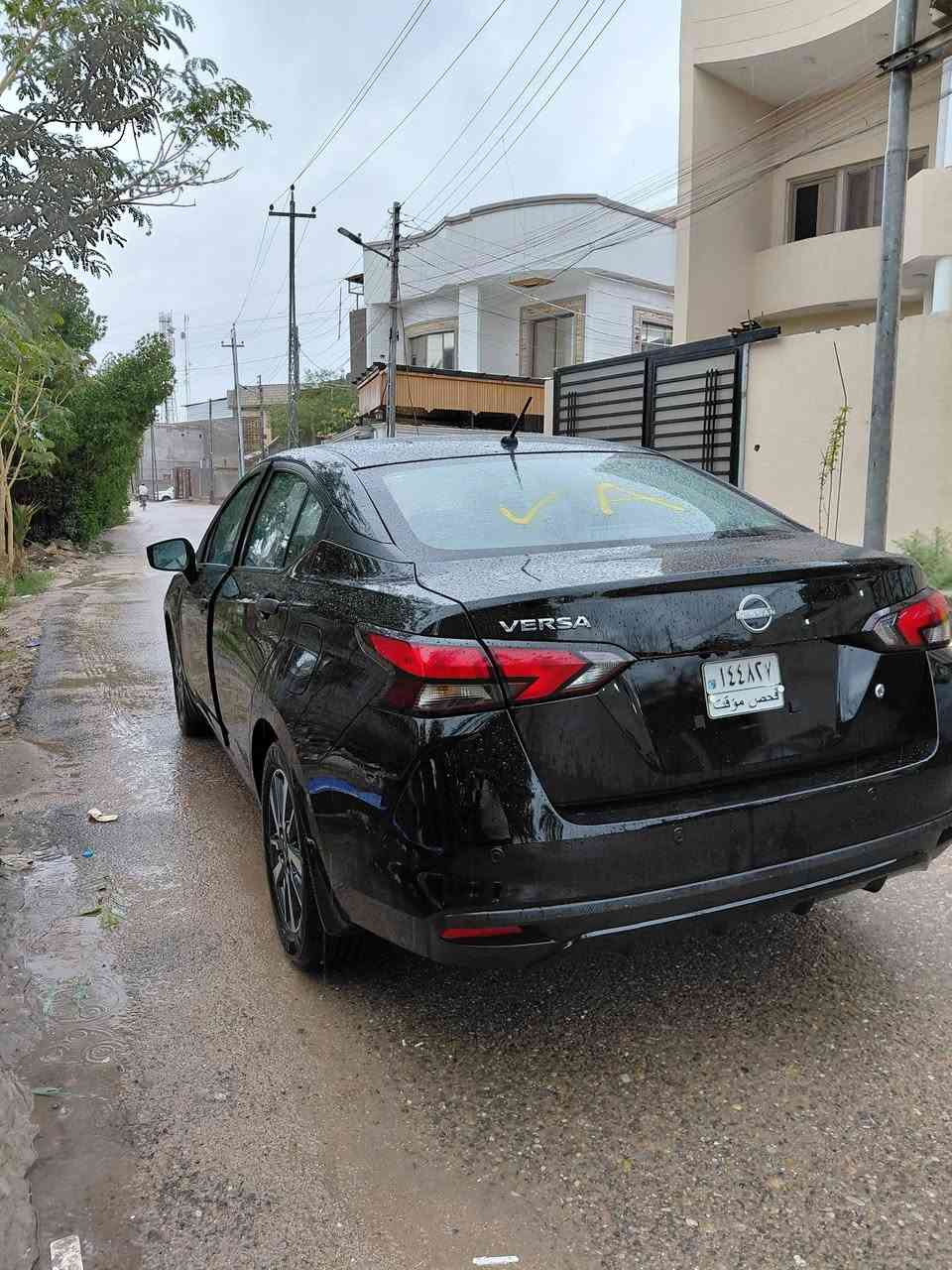 السلام عليكم نيسان فيرسا 2024 فئة S
مواصفات أمريكي
موديل 2024
ماشية 20,000 كم
حادث فقط بنيد تبديل وصبغ بدون داخل 
حتى دعاميه ما مبدل ايرباك دركه 
بدون رقم منفيس تحويل ون ما اعجبك  
💎 ســعــر ،117 بيها مجال قليل 
حساس خلفي 
تحديد مسار 
كامرا وشاشه كبيره 
ويل كب 16
مكينة 1600 دوش
سياره سويج مو بصمه 
سياره جديده 
تصال 
***********/***********
