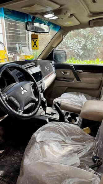 باجيرو 2014 GLS فول ((عدا الدمام فقط))
سيارة نظيفة استخدام قليل ما ناقصها شي  
محرك 3500 المرغوب
ماشية 91 الف كيلومتر تقريباً 
محرك وكير بحالة ممتازة
مكفولة من الضربة والصبغ 
فقط تكحيل شخوط 
وبيها رصعة بسيطة بالدعامية الخلفية مثل ما موضحة بالصورة

المواصفات معروفة

كشنات جلد تحكم كهرباء
فتحة سقف 
تحكمات ستيرن 3 اتجاهات اوامر صوتية بلوتوث
مري شفط كهرباء
4 حساسات خلفية + كاميرا خلفية
شاشة اندرويد ممتازة
منظومة زنون عالي ناصي قوية
كشافات ضباب زنون

رقم اربيل الجديد تحويل مباشر
سنوية 2029/9 

المكان بغداد 
*********** موجود واتساب
