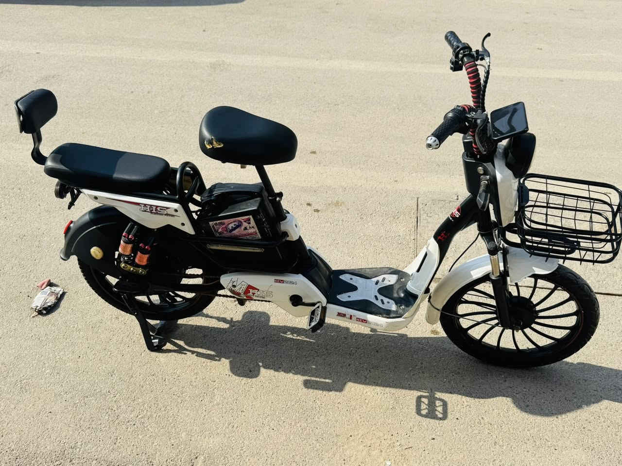 بايسكل شحن للبيع السعر
٤٠٠ قفل. 
جديد وكاله  
بطاريات خير من الله وكله شغلل 
 
***********
