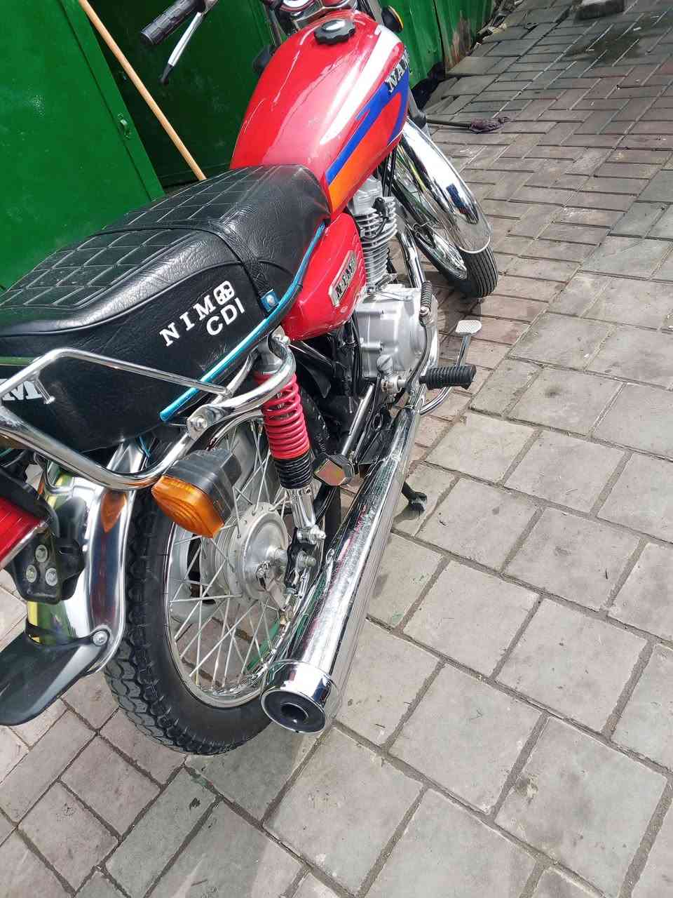 السلام عليكم
دراجه نظيفه للبيع اوراق 
دراجه كلش حلوه محتاج ريد بيعه 
‏‪***********‬‏
