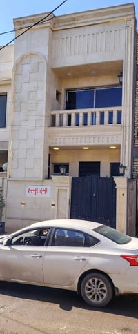 دار للبيع مساحه ١٠٠ م واجه ٥ نزال ٢٠ يحتوي على صاله مطبخ ٥ غرف نوم خدم...