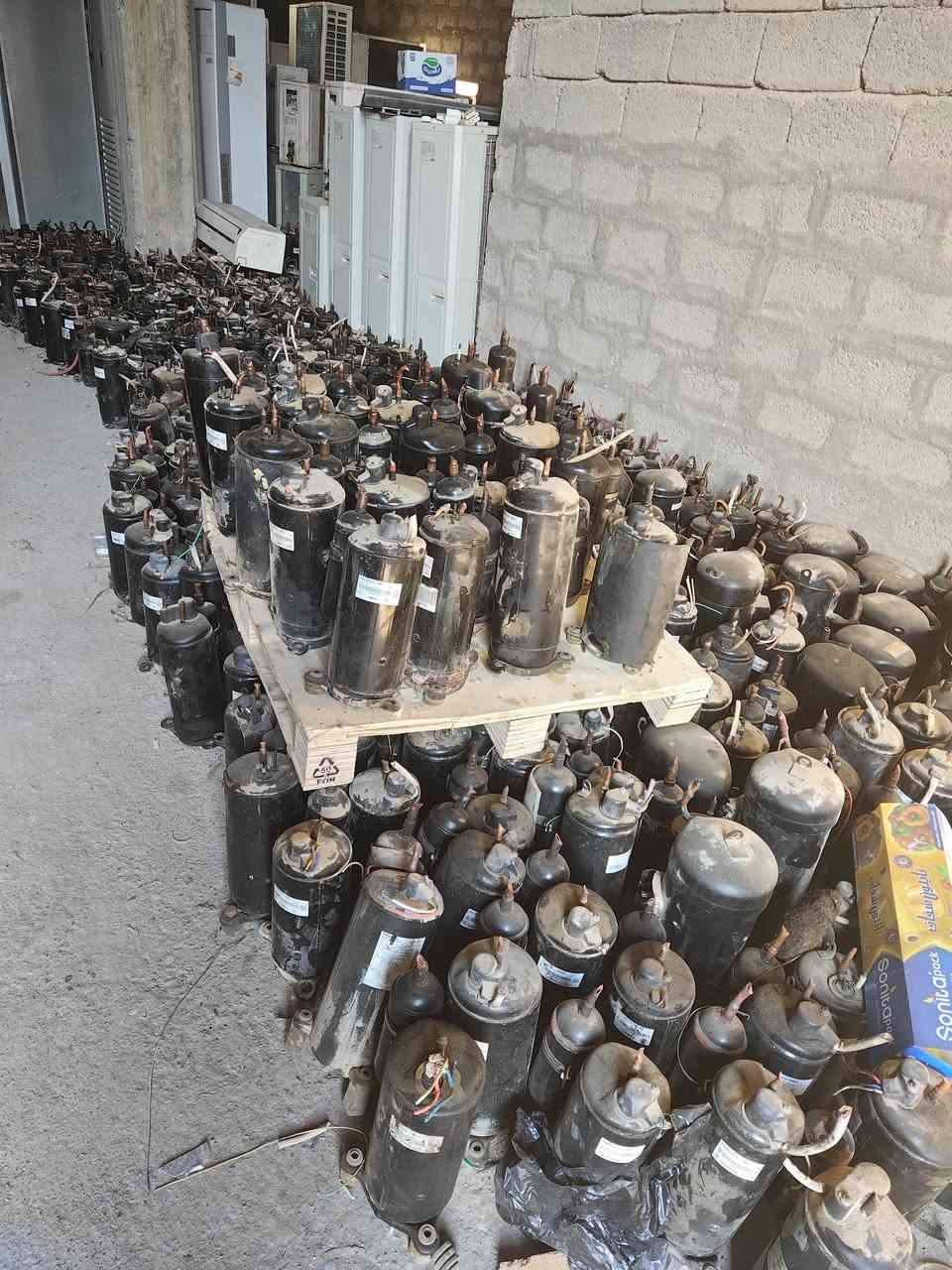 يتوفر ماطورات
1.5طن
2طن
2.5طن
3طن
اسعار كالاتي
اذا تاخذ 100ماطور 75منها طنين و25طن ونص شي عل شي واحد ب43الف. 
و3طن و2.5طن شي عل شي ب75
موقع اربيل
بيع فقط جملة
***********
