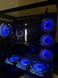 � كمبيوتر ألعاب قوي للبيع – أداء عالي جداً 🔥  🖥 المواصفات:   • المعالج...