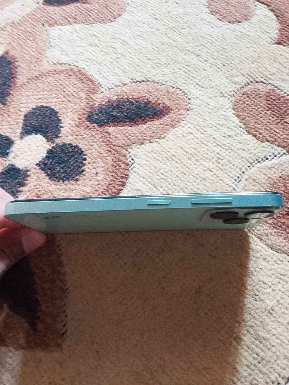 موبايل اي 50ذاكرة 256 أي عيب مابي نضيف حيل سعرو 85الف ***********
